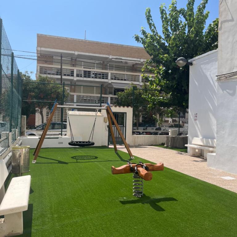 Apartamento 1ª Línea de Playa - Con Piscina y Parking - Apartamento de 2 dormitorios - 30