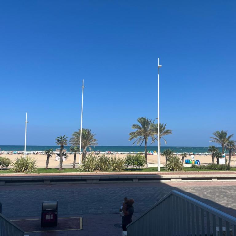 Apartamento 1ª Línea de Playa - Con Piscina y Parking - Apartamento de 2 dormitorios - 33