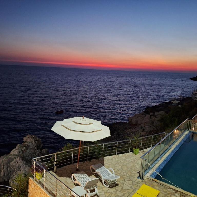 Paradise beachfront view 1 - Two-Bedroom Apartment - 67