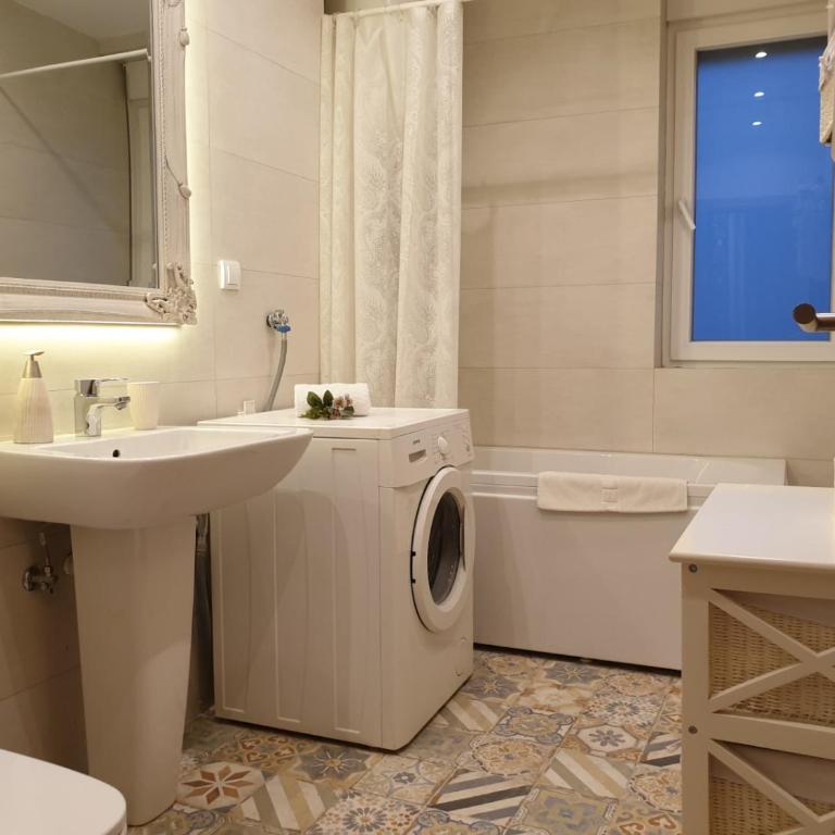 Shabby Chik, cozy apartment near St Sava Temple - One-Bedroom Apartment - 12