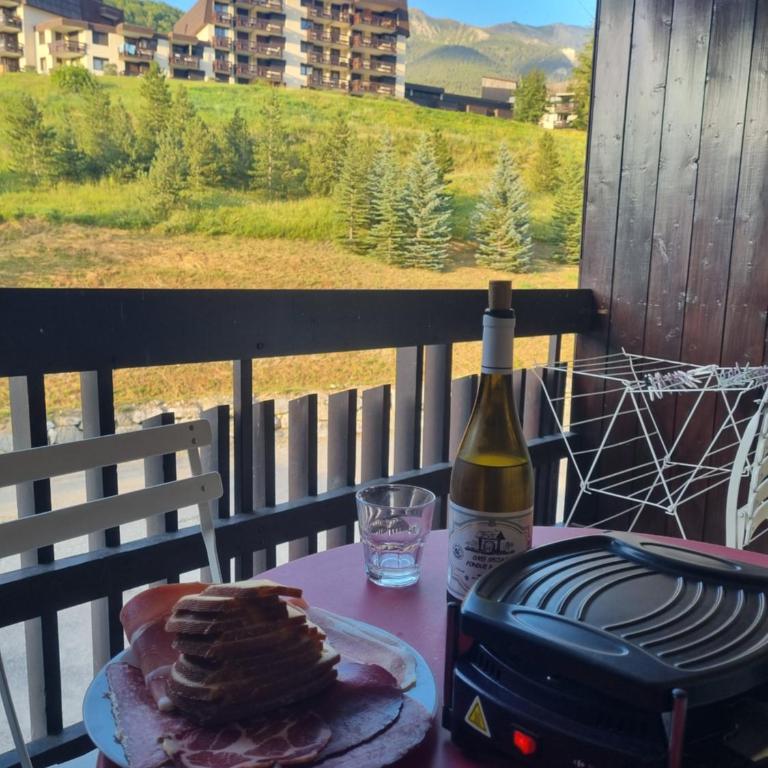 Studio 2 personnes Serre Chevalier 1350m LE BOIS DES COQS 5min des pistes avec balcon 5m2 parking et casier à ski - Studio avec Balcon - 9