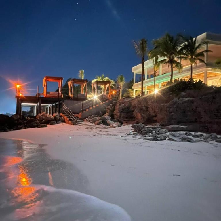 Perfect Beach Location For Families And Weddings - Villa - 85