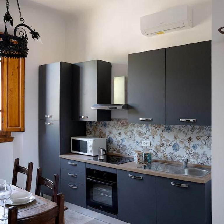 Un passo dalle torri - Two-Bedroom Apartment - 9