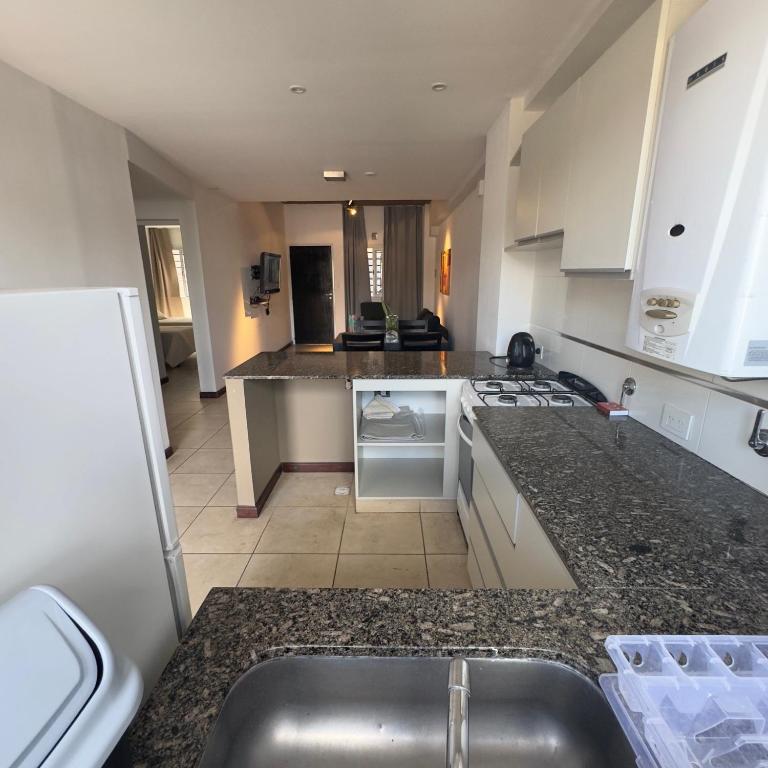 Departamento bien ubicado, espacio amplio y con terraza - Apartamento de 2 dormitorios - 9