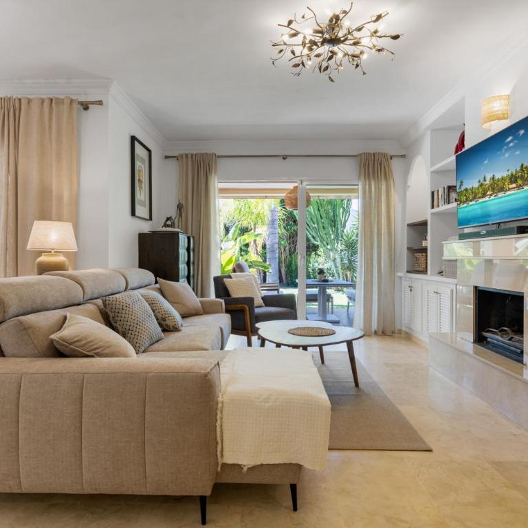 ViVi Homes -Villa Alpetona Private Pool, Garden & Terrace - Villa Deluxe - 13