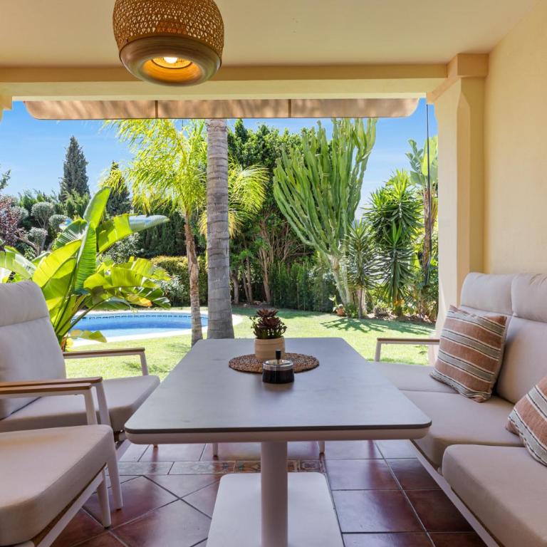 ViVi Homes -Villa Alpetona Private Pool, Garden & Terrace - Villa Deluxe - 3