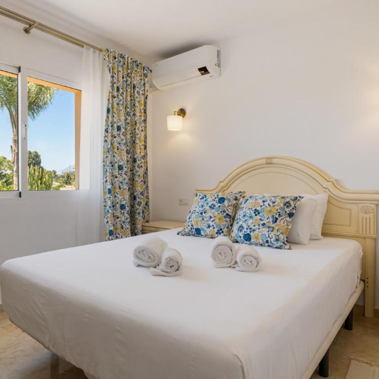 ViVi Homes -Villa Alpetona Private Pool, Garden & Terrace - Villa Deluxe - 4