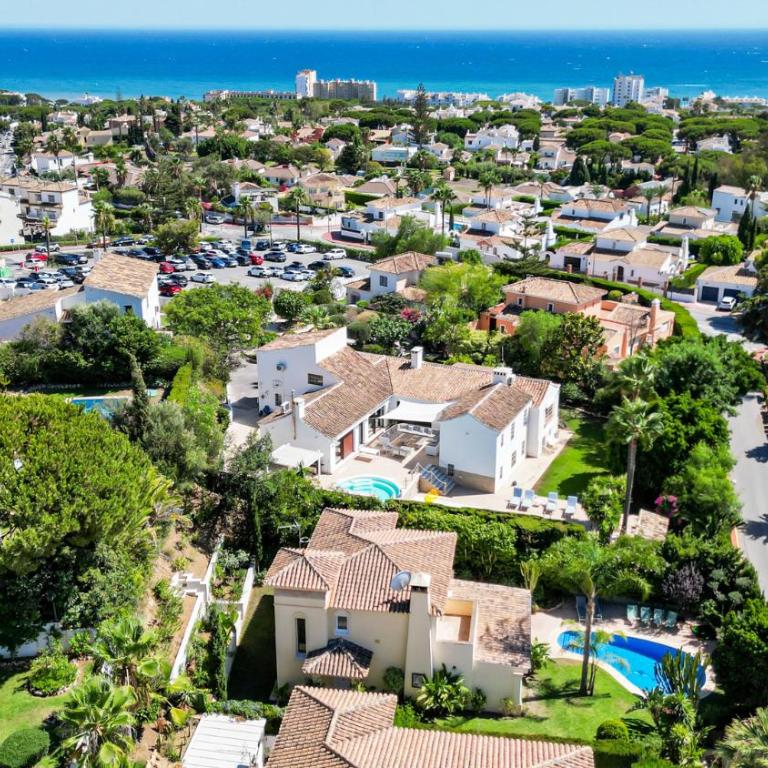 ViVi Homes -Villa Alpetona Private Pool, Garden & Terrace - Villa Deluxe - 47