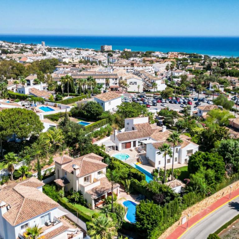 ViVi Homes -Villa Alpetona Private Pool, Garden & Terrace - Villa Deluxe - 48