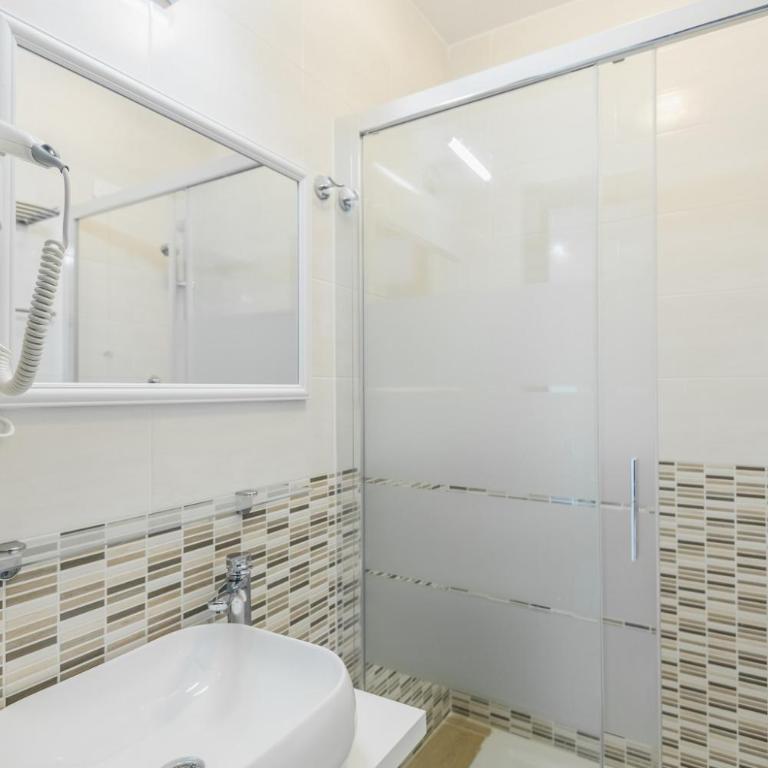 Walker Rooms - Camera Singola con Bagno Privato - 2