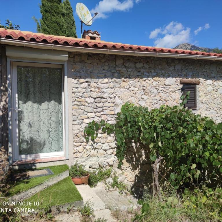 Maison en pierre, 3 chambres à 15 mn du centre de Menton et des plages - Maison 3 Chambres - 7