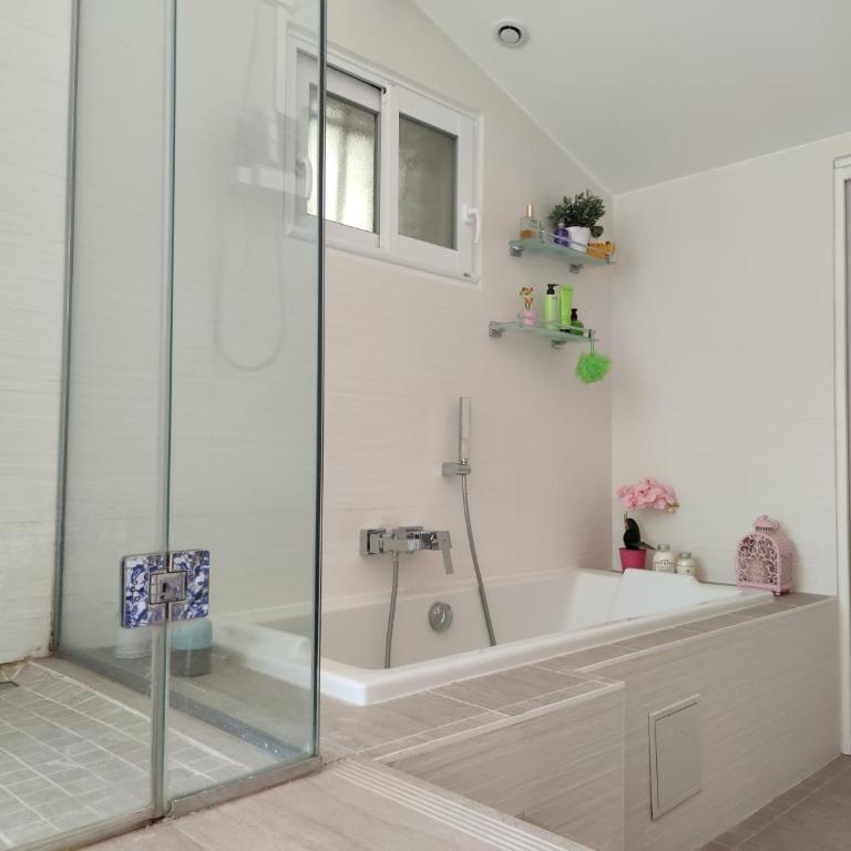 Maison en pierre, 3 chambres à 15 mn du centre de Menton et des plages - Maison 3 Chambres - 26