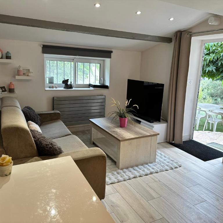 Maison en pierre, 3 chambres à 15 mn du centre de Menton et des plages - Maison 3 Chambres - 10