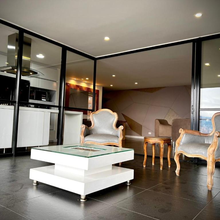 Apartamento con la mejor vista - Three-Bedroom Apartment - 4