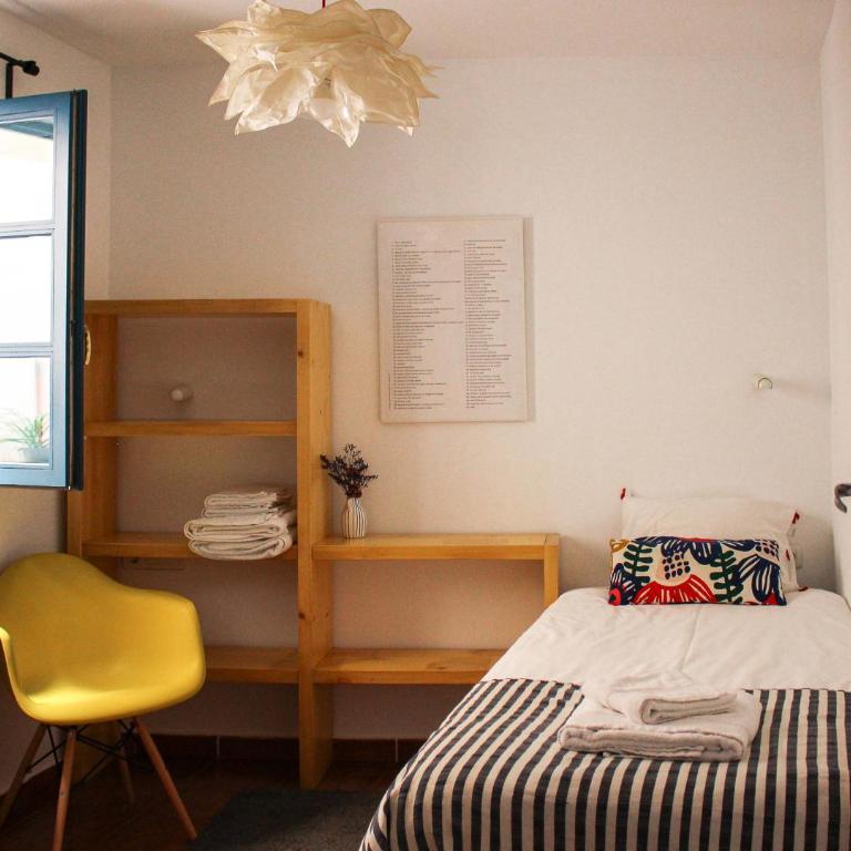 El 8 de Serranos - Bajo - Casa con garaje - Apartamento - Planta baja - 8
