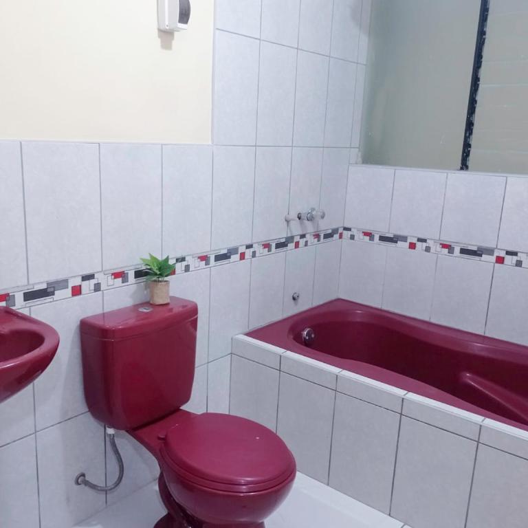 A&M hosting - Three-Bedroom Apartment - 12