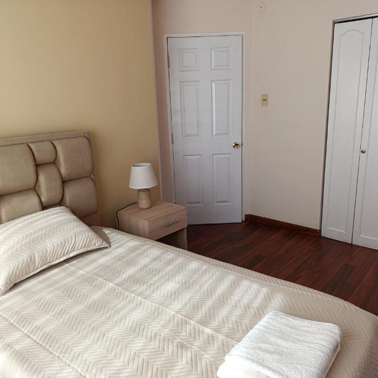 Departamento de 4 dormitorios espacioso cerca del centro de La Paz - Apartamento - 4