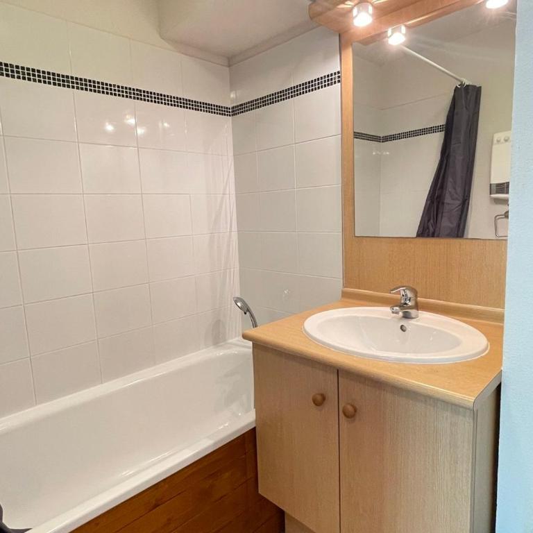 Appartement cosy 2 chambres au pied des pistes avec parking et WiFi - FR-1-505-92 - Apartment (6 Adults) - 18
