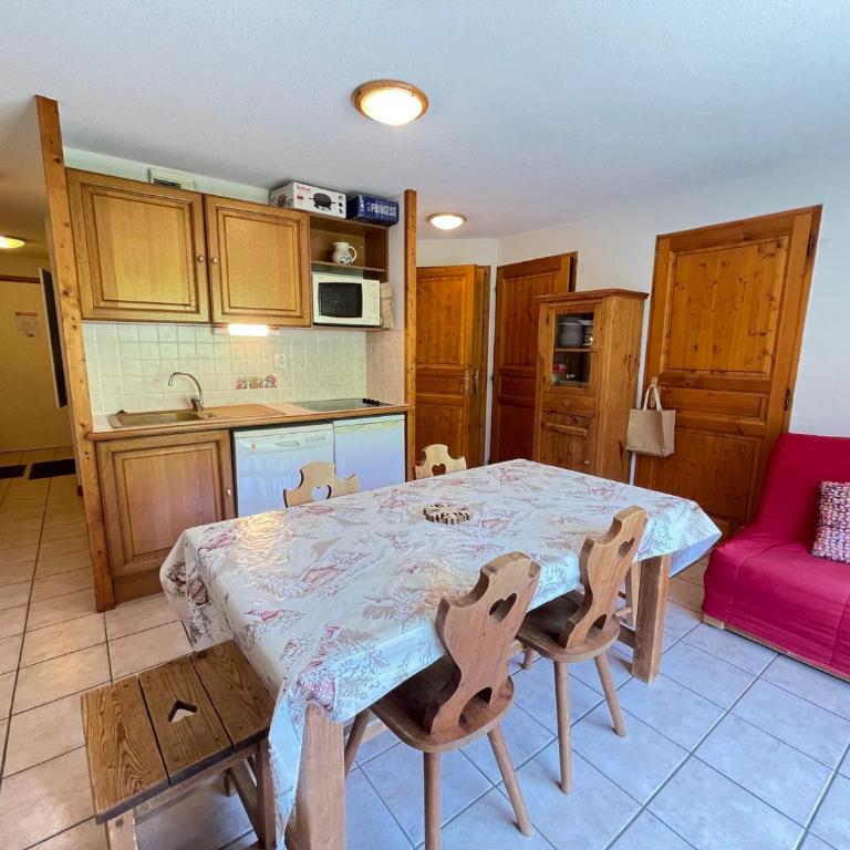 Appartement cosy 2 chambres au pied des pistes avec parking et WiFi - FR-1-505-92 - Apartment (6 Adults) - 20