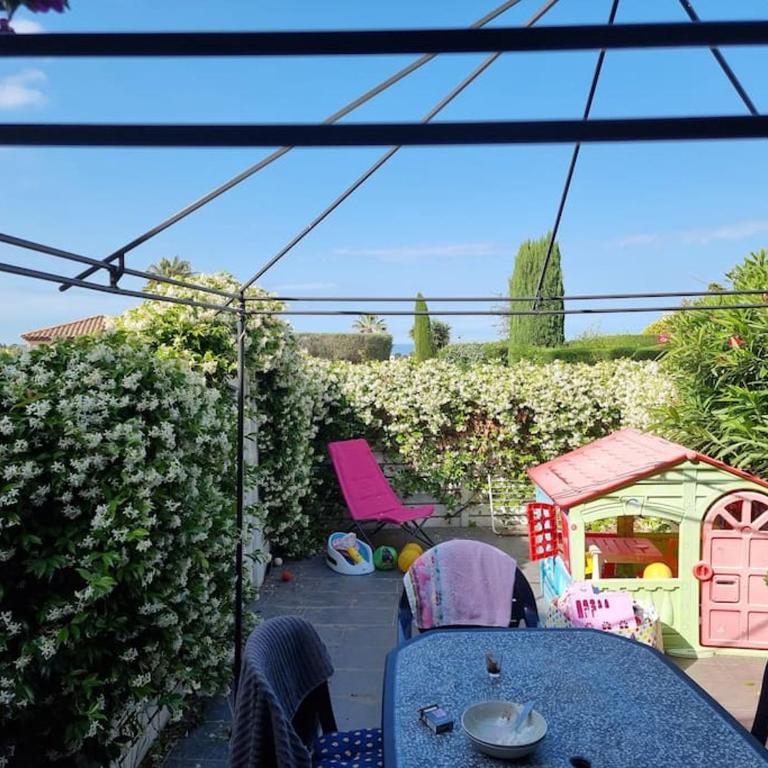 Un petit coin de paradis à Sanary sur mer - Two-Bedroom Apartment - 11