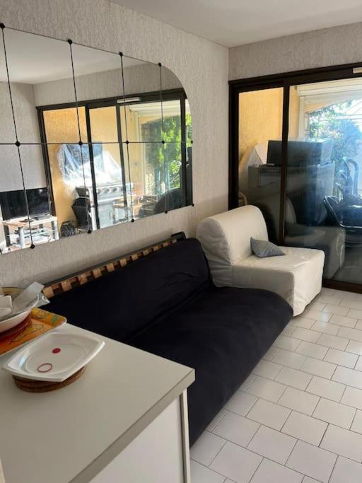 Un petit coin de paradis à Sanary sur mer - Two-Bedroom Apartment - 23