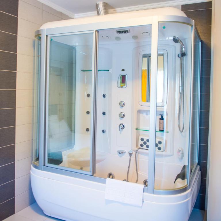 Apartments Cavaliero - Deluxe Double Room - 10