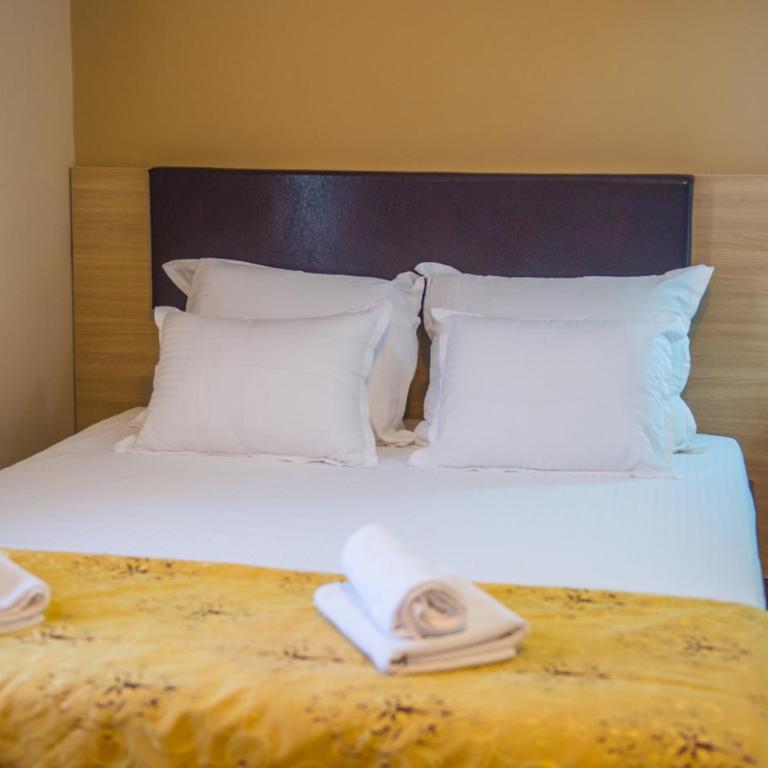 Apartments Cavaliero - Deluxe Double Room - 12