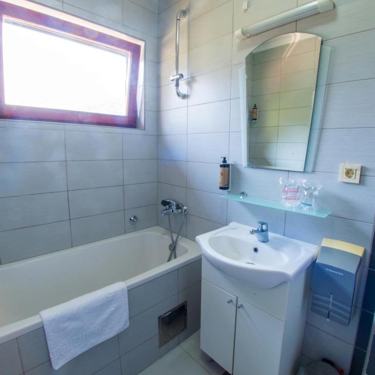 Apartments Cavaliero - Comfort Triple Room - 4