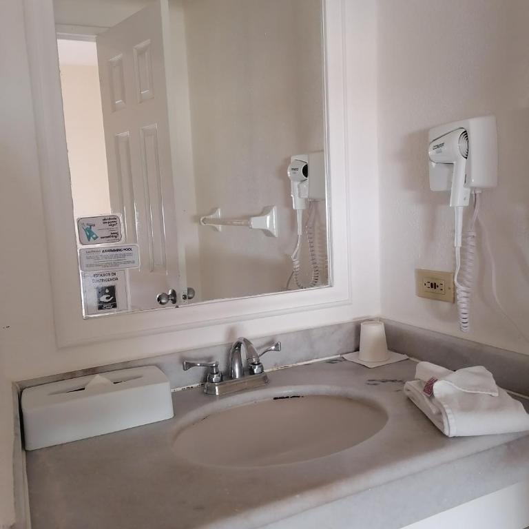 Suites Las Palmas - Habitación Doble con 2 camas grandes - 11