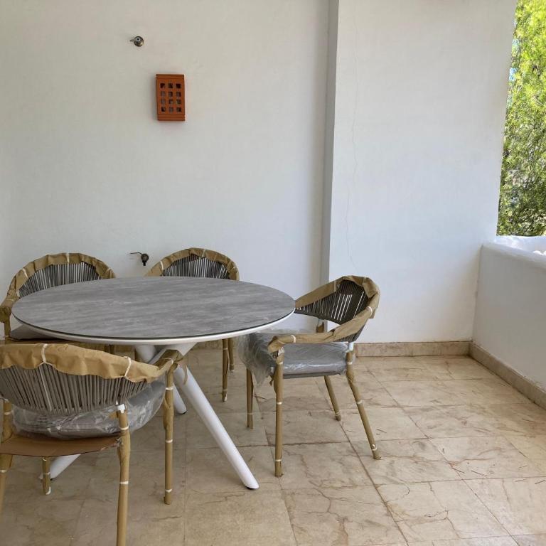 Suite F up, Rio Real, Marbella - One-Bedroom Apartment with Sea View and Balcony - 14
