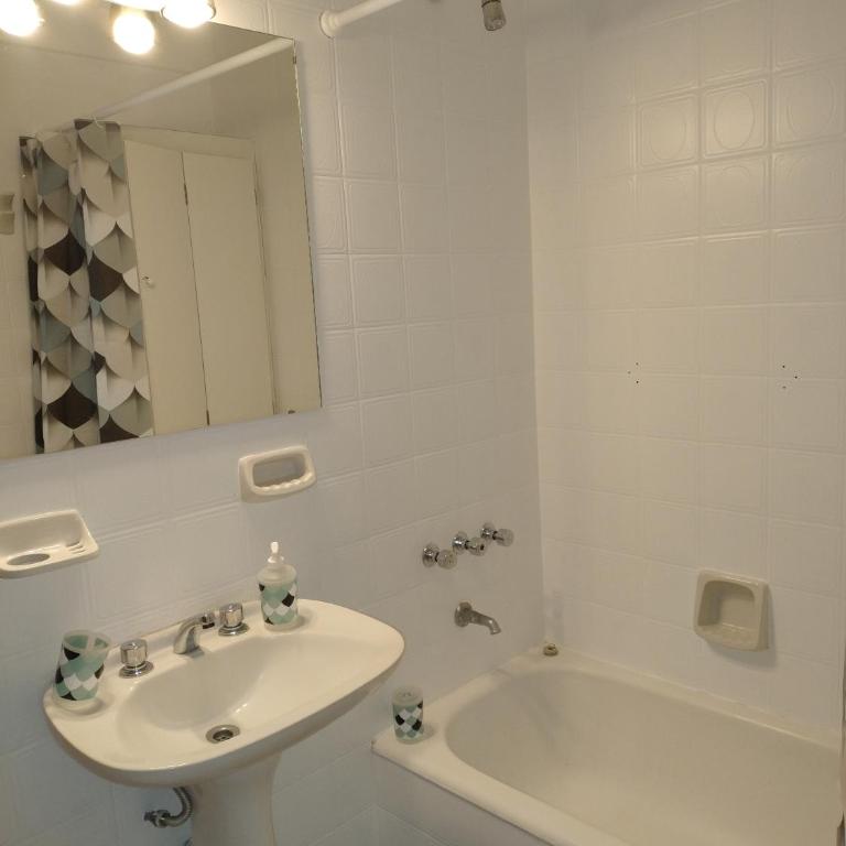 Depto ctro comercial Güemes 4 p - Apartamento de 1 dormitorio - 14