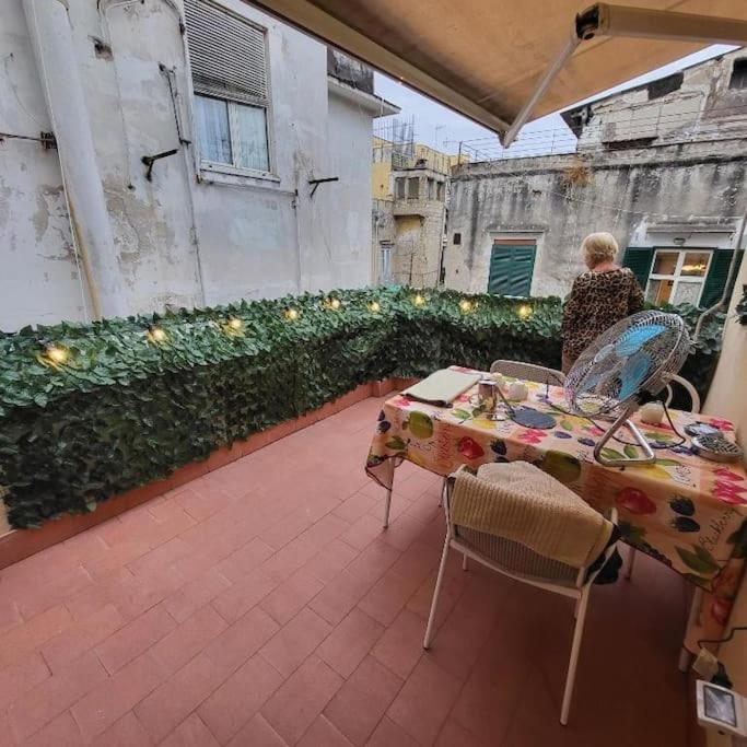 Santa Chiara Attic , 4 floor no Elevator - Appartamento con 1 Camera da Letto - 2
