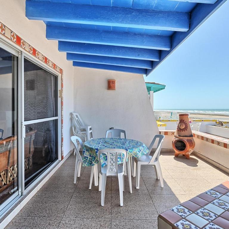 Buenos Tiempos - Three-Bedroom Apartment - 10