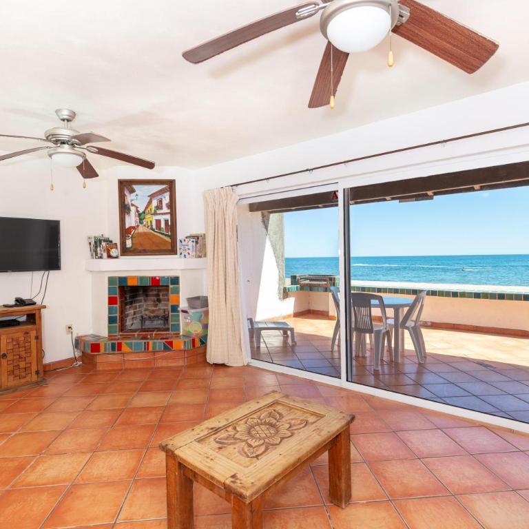 Aventura - Three-Bedroom Apartment - 8