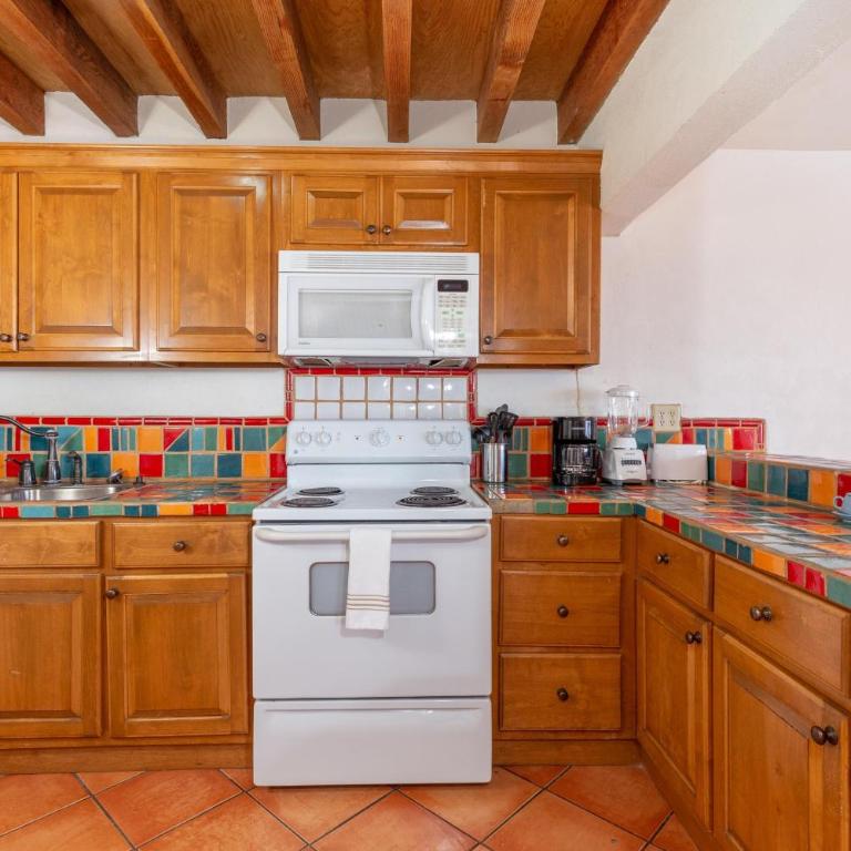 Aventura - Three-Bedroom Apartment - 11