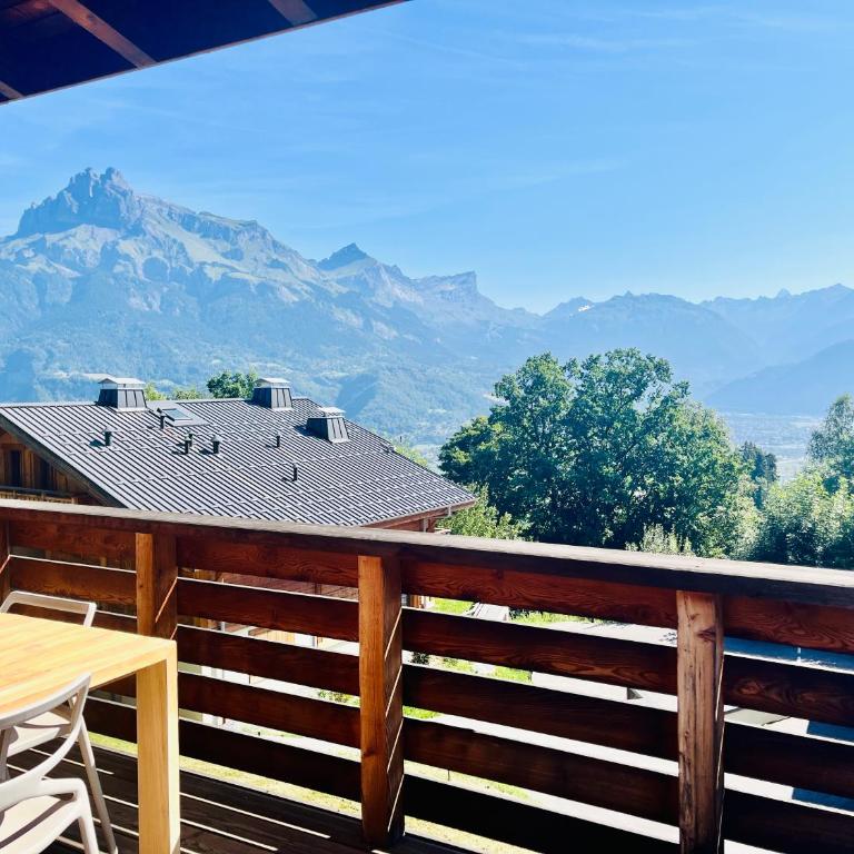 Chaleureux Chalet Familial - Vue époustouflante - Chalet 3 Chambres - 11