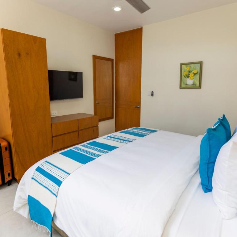 Casa Itzae Hotel Boutique - Deluxe One-Bedroom Apartment with Garden View - 36
