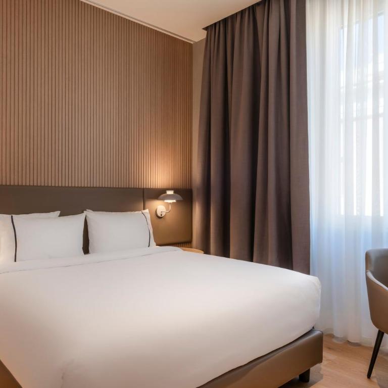 AC Hotel by Marriott Clodio Roma - Deluxe Room with Balcony - 8