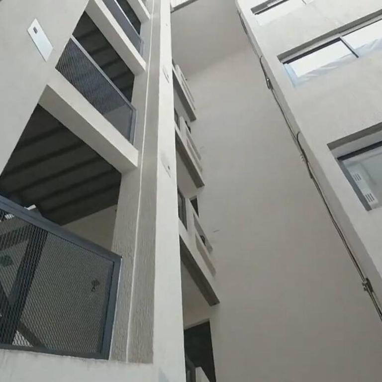 Alojamiento entero - Two-Bedroom Apartment - 3