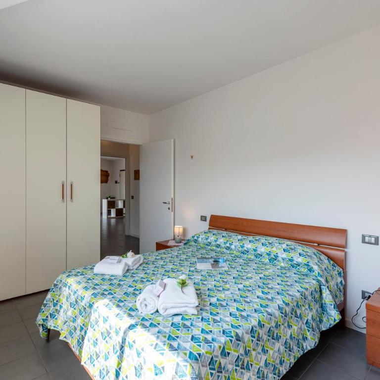 Rosy & Onyx House With Shared Pool - Apartment with Balcony - 3