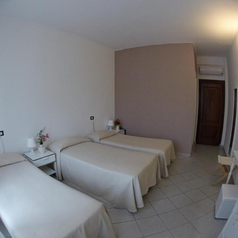 Hotel Lydia - Camera Tripla - 1
