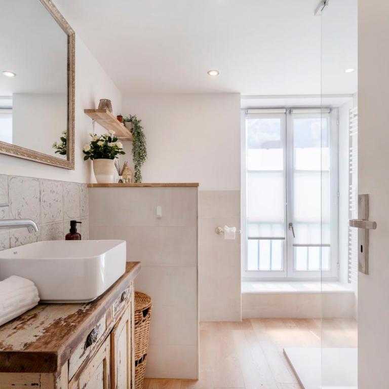 A la Fleur de Ly - Apartment - 15