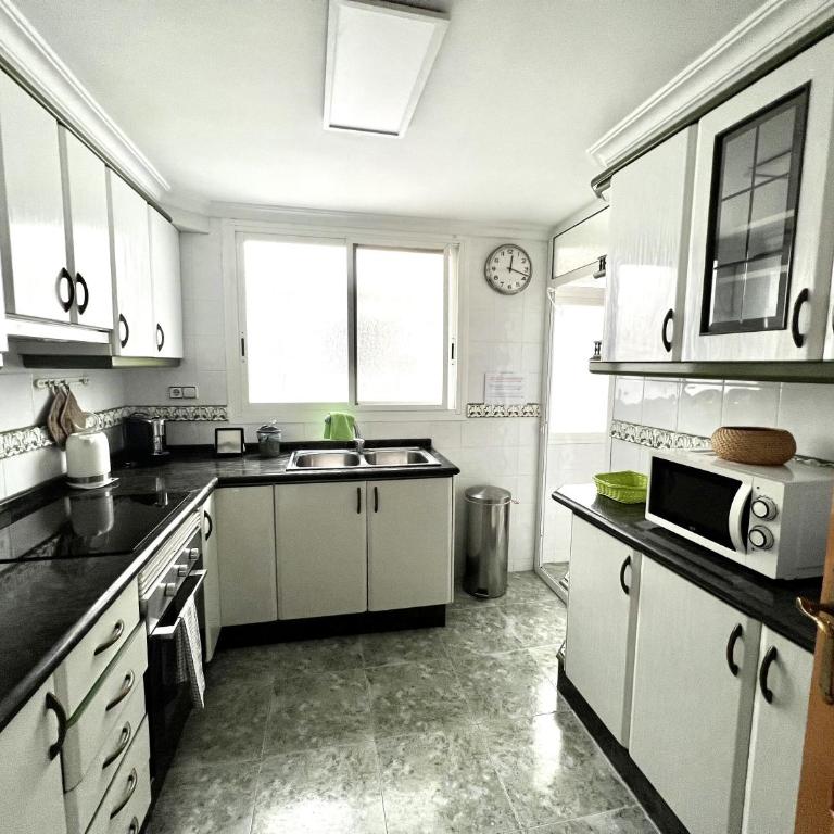 Moderno y acogedor apartamento para 6 personas - Apartment with Balcony - 10