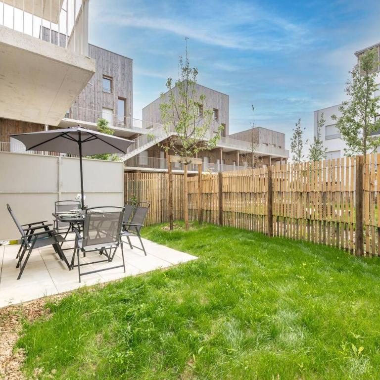 Cosy Apartment - Parking, Garden,10mn from Disneyland! - Two-Bedroom Apartment - 24