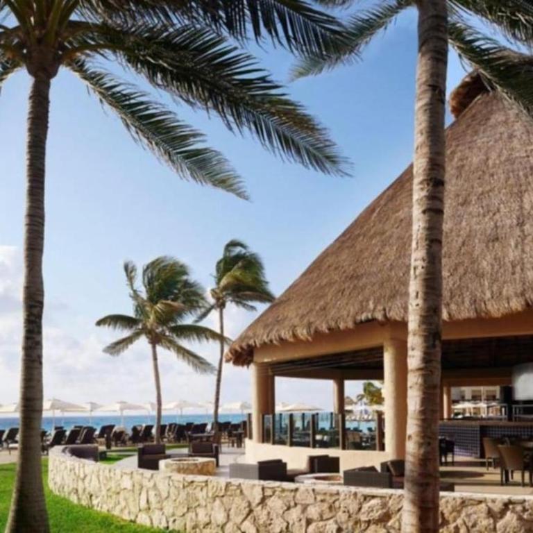 Enjoy the white sand resort beach in a 1BD vacation condo onsite infinity pool, spa, and mini golf - One-Bedroom Villa - 17