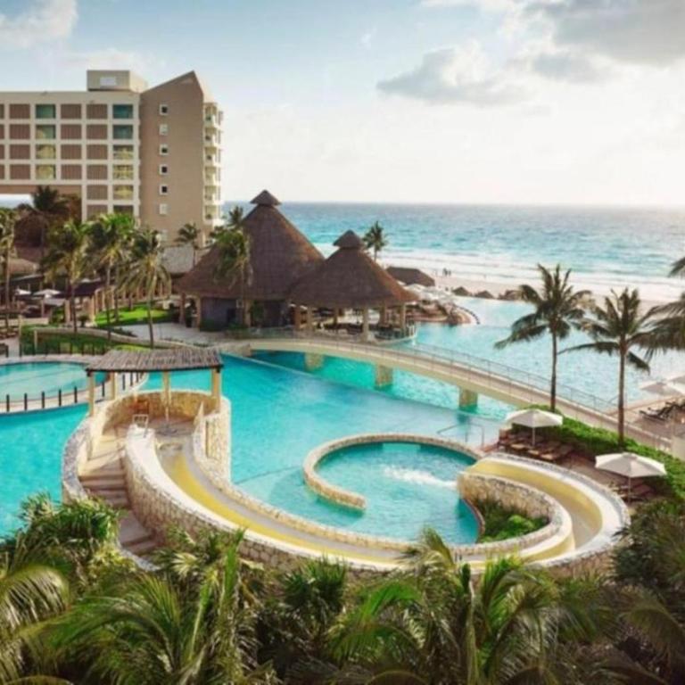 Enjoy the white sand resort beach in a 1BD vacation condo onsite infinity pool, spa, and mini golf - One-Bedroom Villa - 16