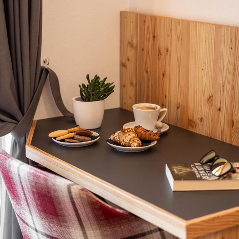 Hotel La Perla - Large Double Room - 4