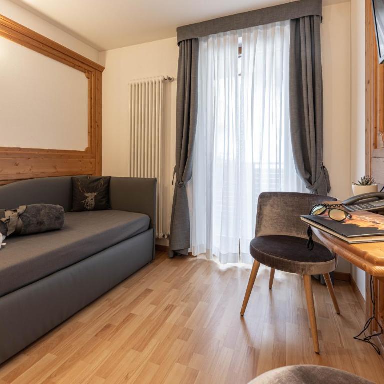 Hotel La Perla - Family Room - 1