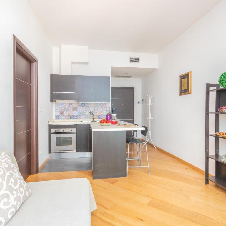 CHE POMBA! Central Apartment - One-Bedroom Apartment - 2