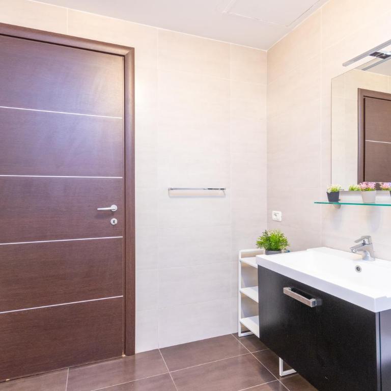 CHE POMBA! Central Apartment - One-Bedroom Apartment - 23